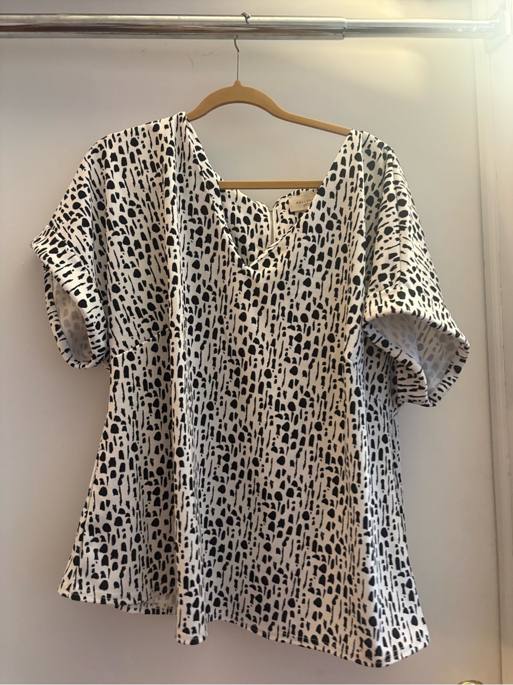 MELLODAY Black & White Printed V-Neck Tunic Blouse